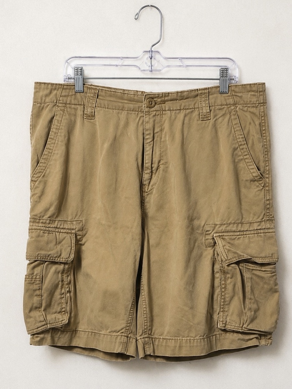 Old Navy Men's Khaki Cargo Shorts - Utility Pockets Size 36